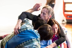 Final Thursday evening contact improvisation session at Curious Seed's space in Ocean Terminal in Leith, Edinburgh, on 22 February 2023 © Chantal Guevara. All rights reserved.