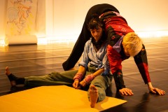 Final Thursday evening contact improvisation session at Curious Seed's space in Ocean Terminal in Leith, Edinburgh, on 22 February 2023 © Chantal Guevara. All rights reserved.