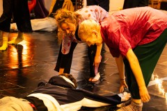 Final Thursday evening contact improvisation session at Curious Seed's space in Ocean Terminal in Leith, Edinburgh, on 22 February 2023 © Chantal Guevara. All rights reserved.