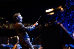 Eric Jacobsen conducting the Scottish Chamber Orchestra in Mendelssohn's Hebrides Overture